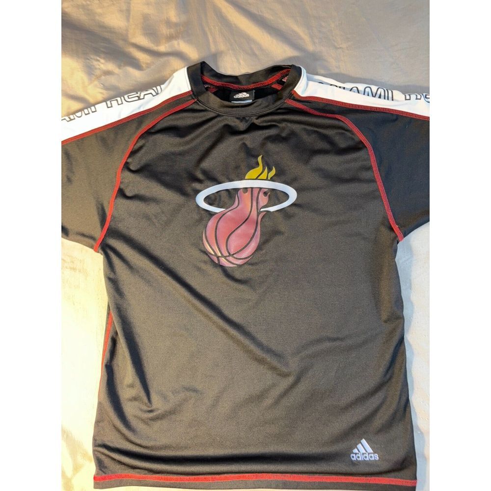 Miami Heat adidas Tee Shirt Basketball Boys Large Black Short Sleeve Pullover
